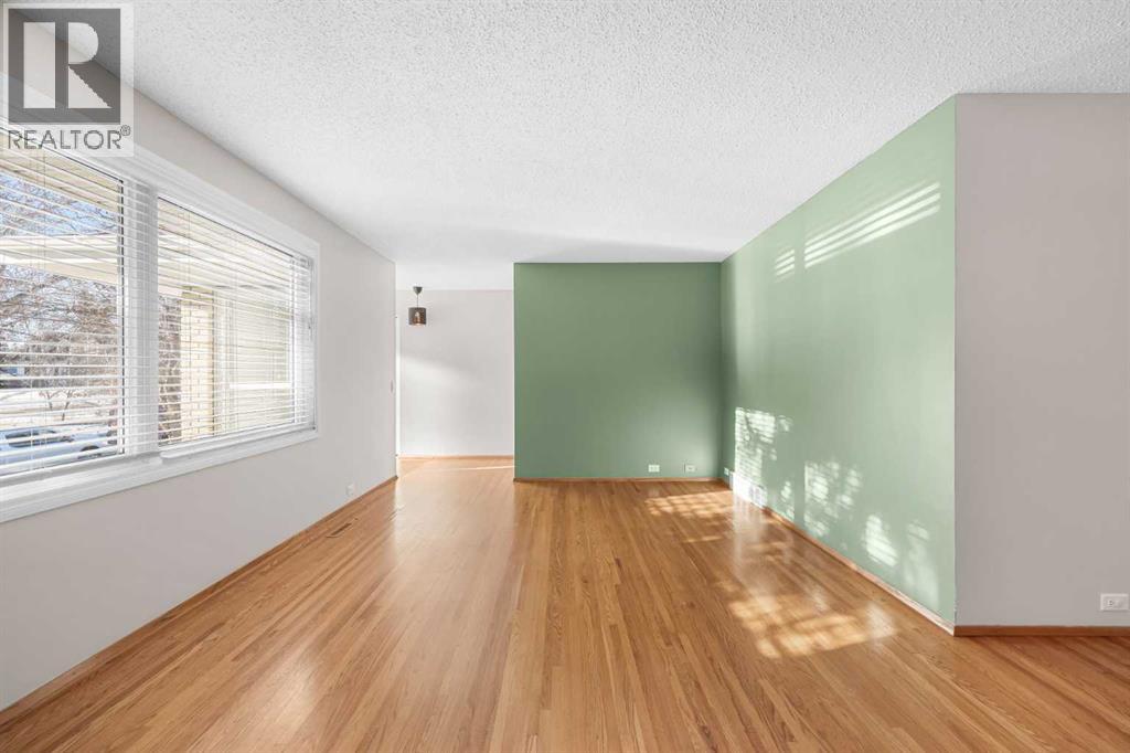 5116 Valiant Place Nw, Calgary, Alberta  T3A 0L6 - Photo 6 - A2279266