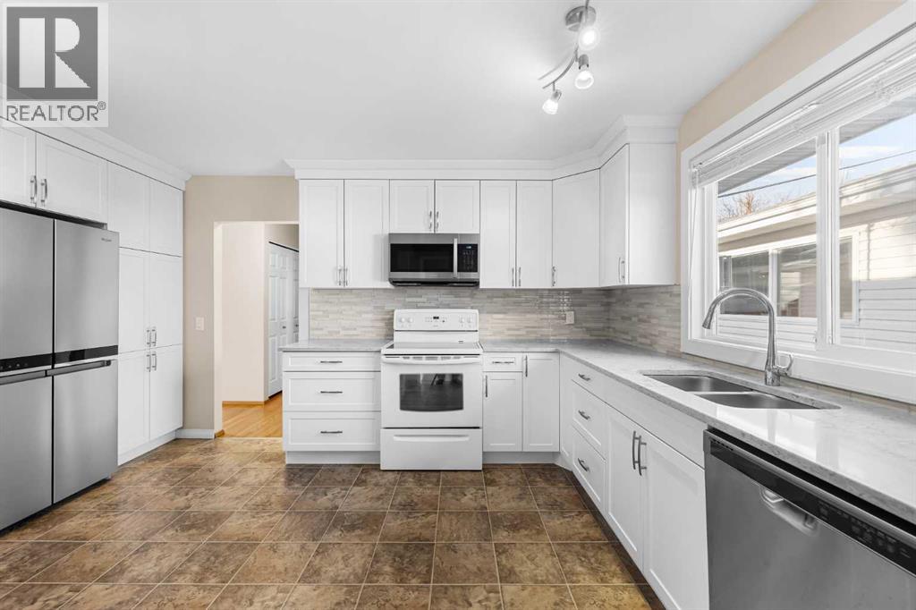 5116 Valiant Place Nw, Calgary, Alberta  T3A 0L6 - Photo 9 - A2279266