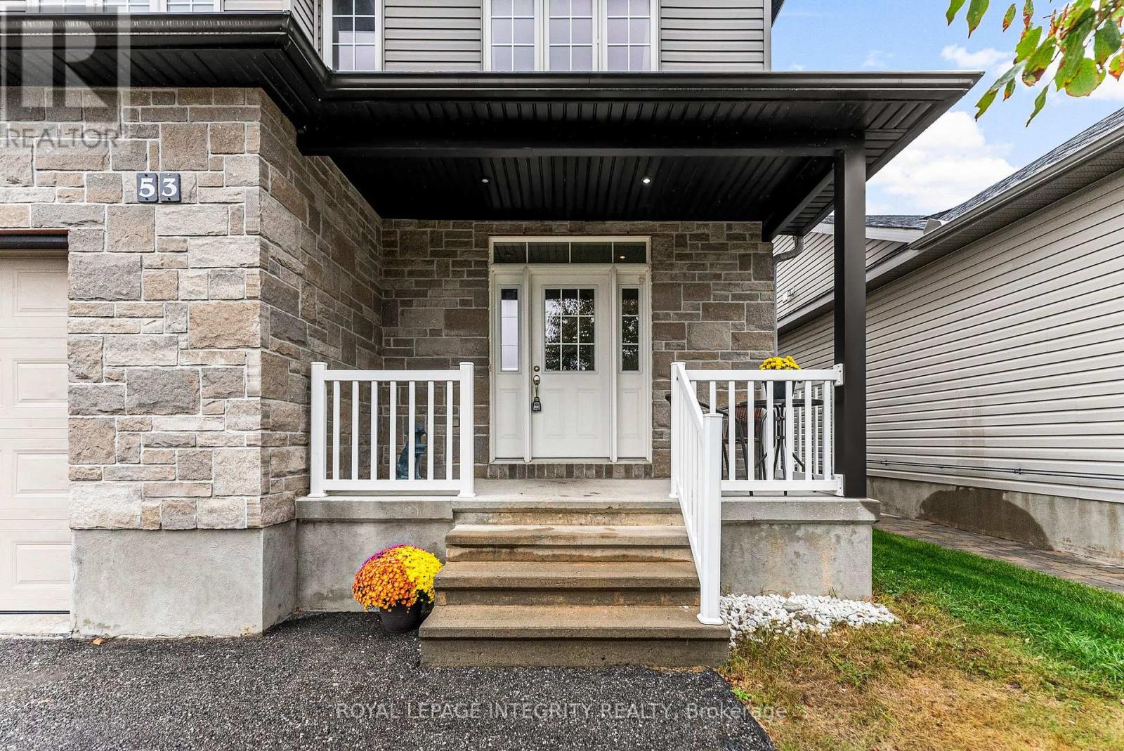 53 Willowshore Way, Carleton Place, Ontario  K7C 0B1 - Photo 2 - X12704058