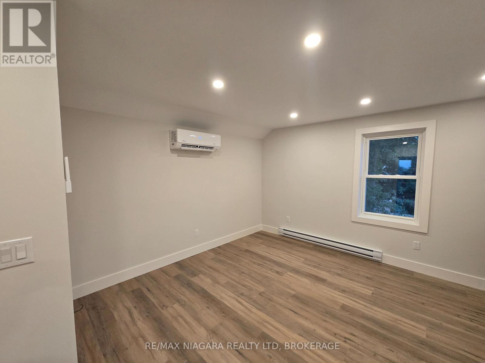 Upper - 397 Welland Street, Port Colborne (Killaly East), Ontario  L3K 1V8 - Photo 6 - X12696976