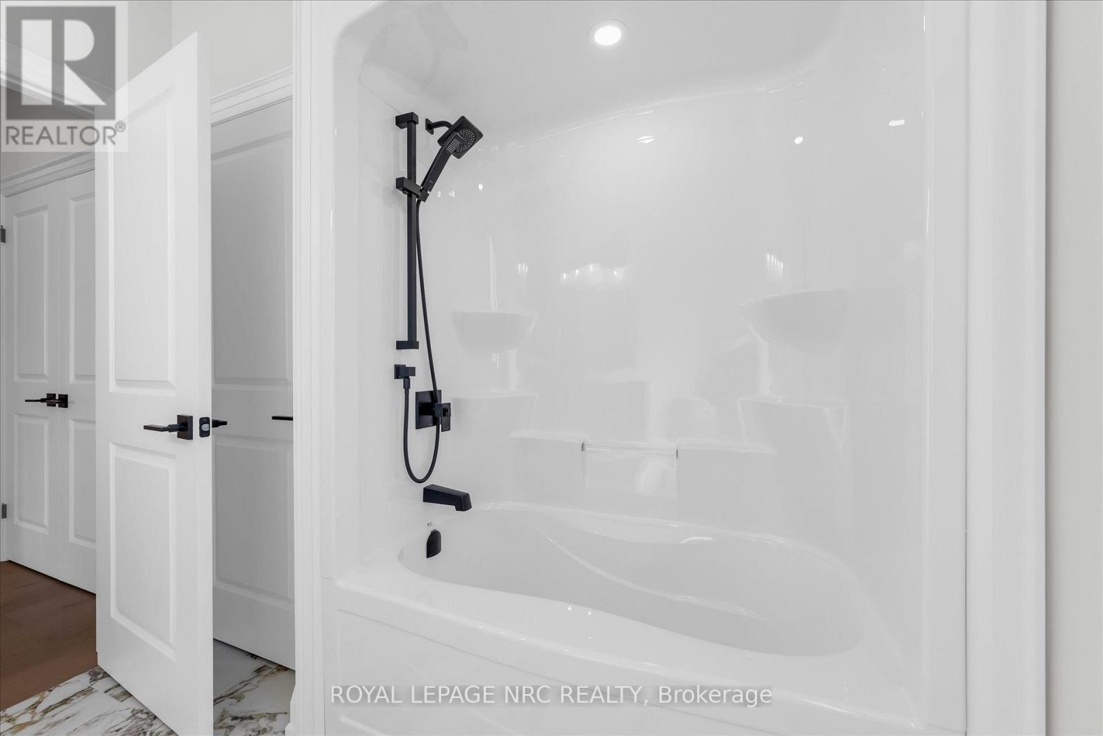 207 Forks Road, Welland, Ontario  L3B 6C5 - Photo 13 - X12704150