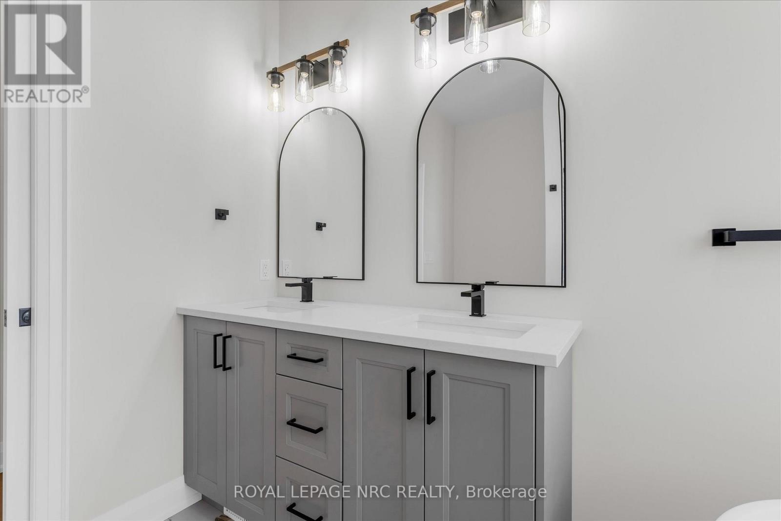 207 Forks Road, Welland, Ontario  L3B 6C5 - Photo 28 - X12704150