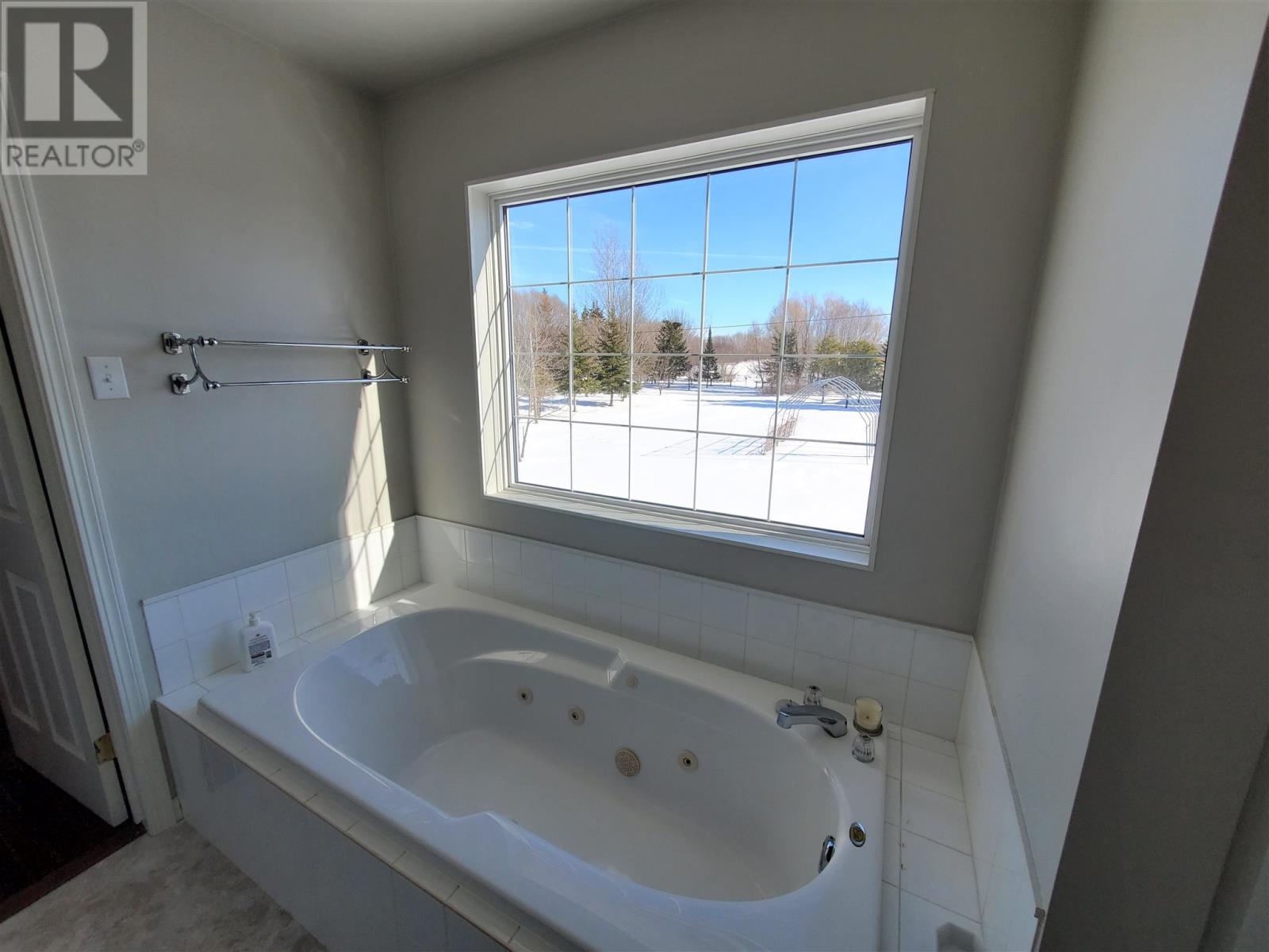 100 Queen St, Barwick, Ontario  P0W 1A0 - Photo 16 - TB2600085