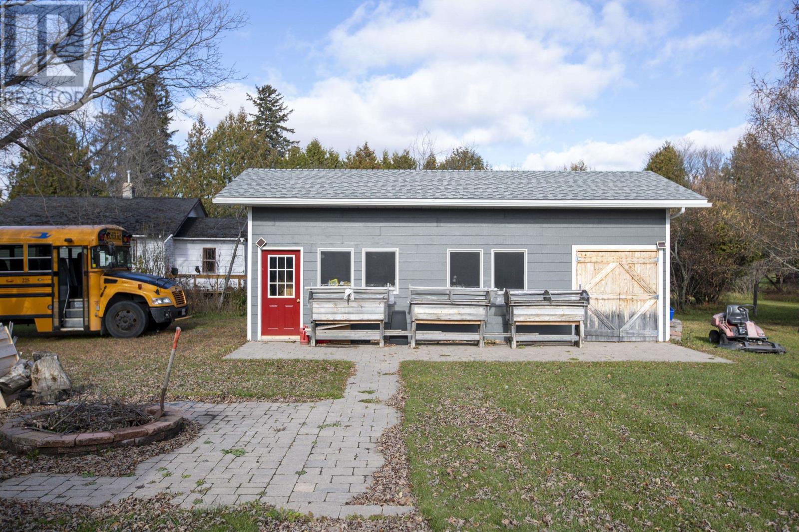 100 Queen St, Barwick, Ontario  P0W 1A0 - Photo 4 - TB2600085