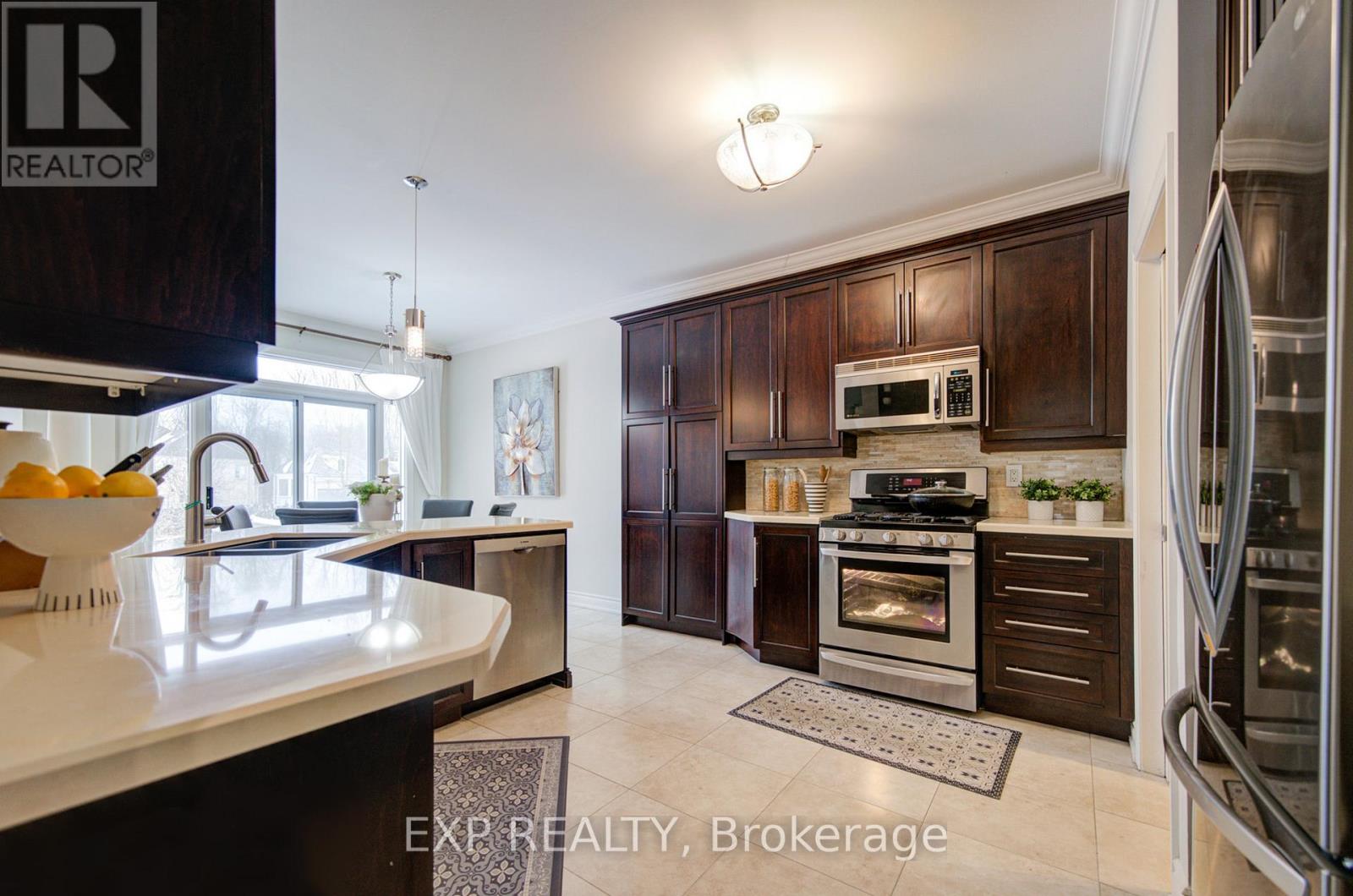 116 Colesbrook Road, Richmond Hill, Ontario  L4S 2G3 - Photo 12 - N12703752