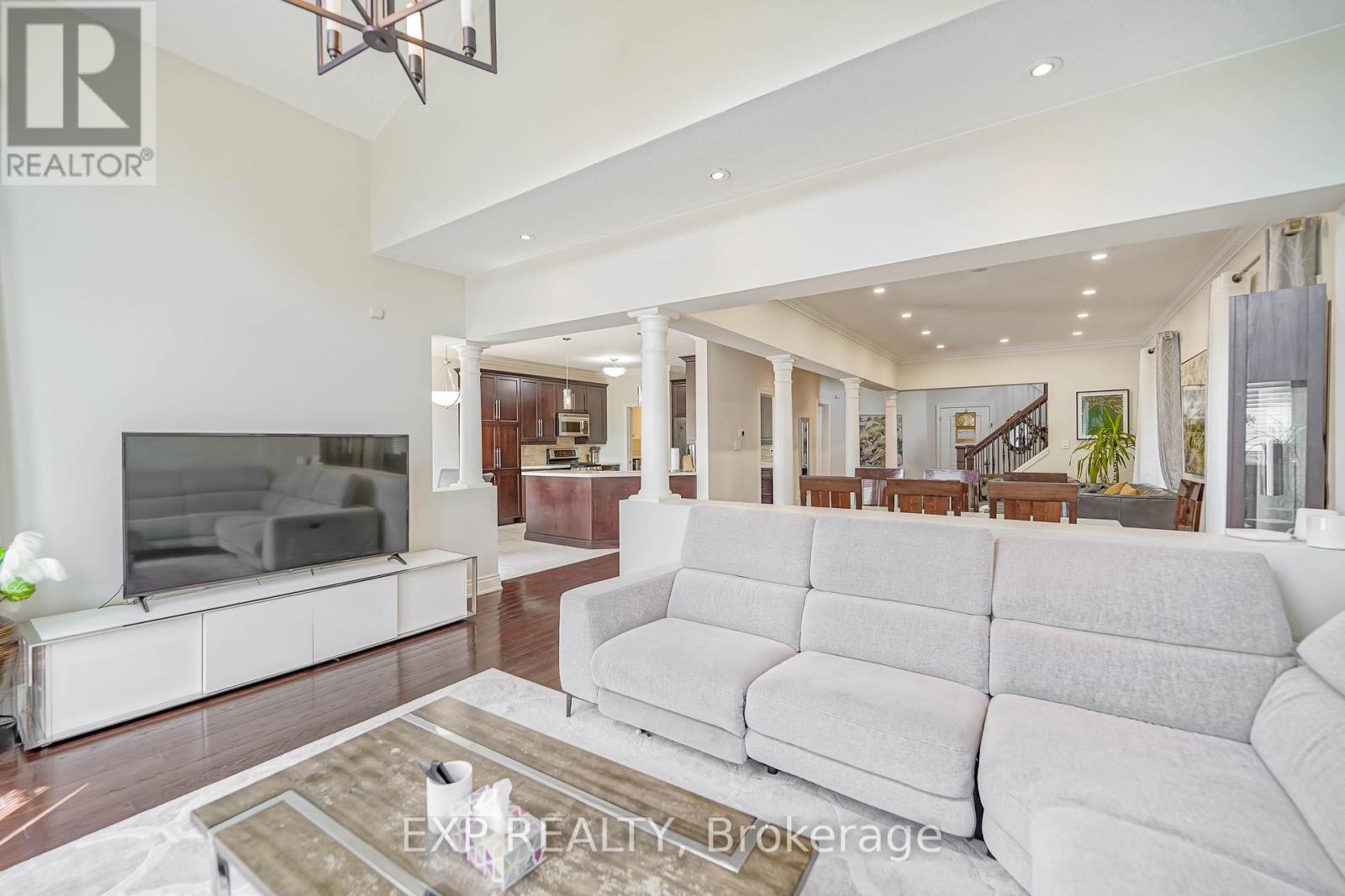 116 Colesbrook Road, Richmond Hill, Ontario  L4S 2G3 - Photo 7 - N12703752