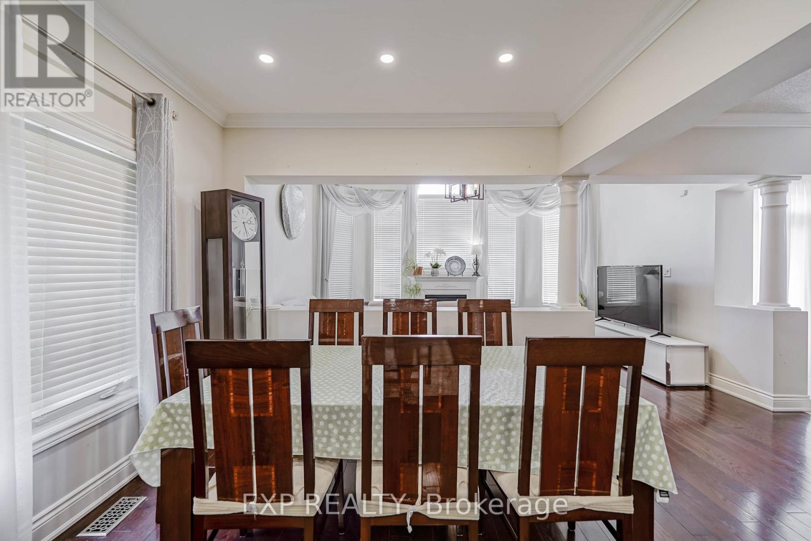 116 Colesbrook Road, Richmond Hill, Ontario  L4S 2G3 - Photo 8 - N12703752