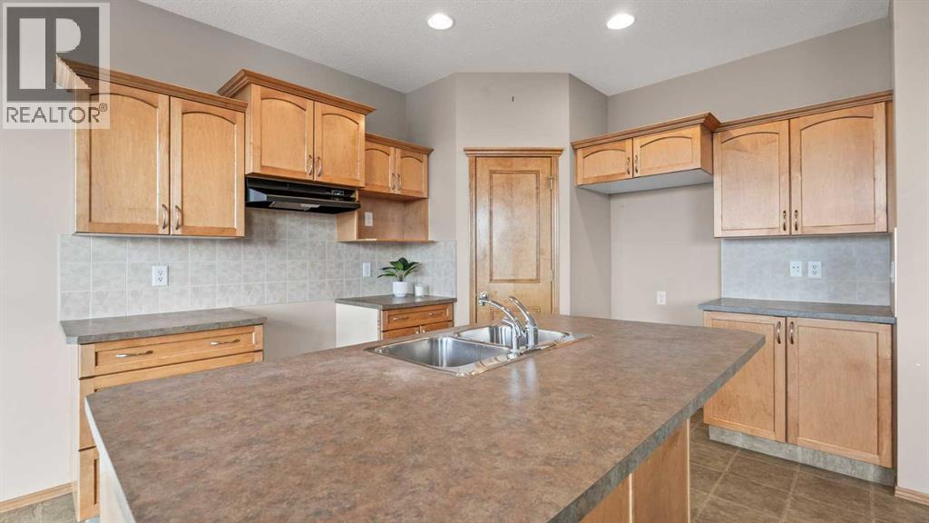 99 Tuscany Ridge Terrace Nw, Calgary, Alberta  T3L 3A6 - Photo 3 - A2278869