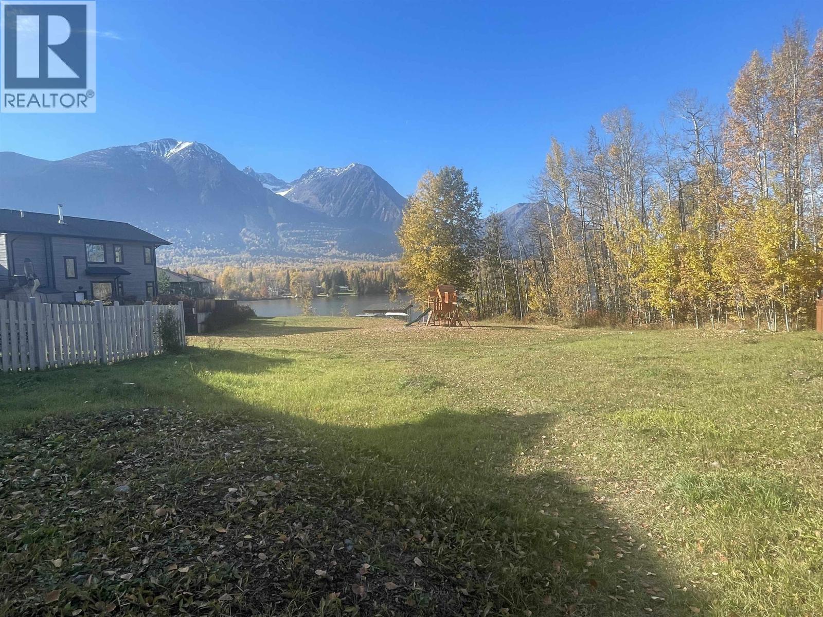 14 Pavilion Place, Smithers, British Columbia  V0J 2N2 - Photo 2 - R3065376