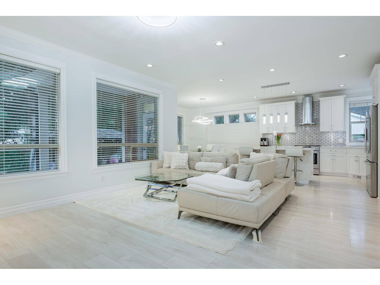 17447 0a Avenue, Surrey, British Columbia  V3S 9P3 - Photo 4 - R3078091