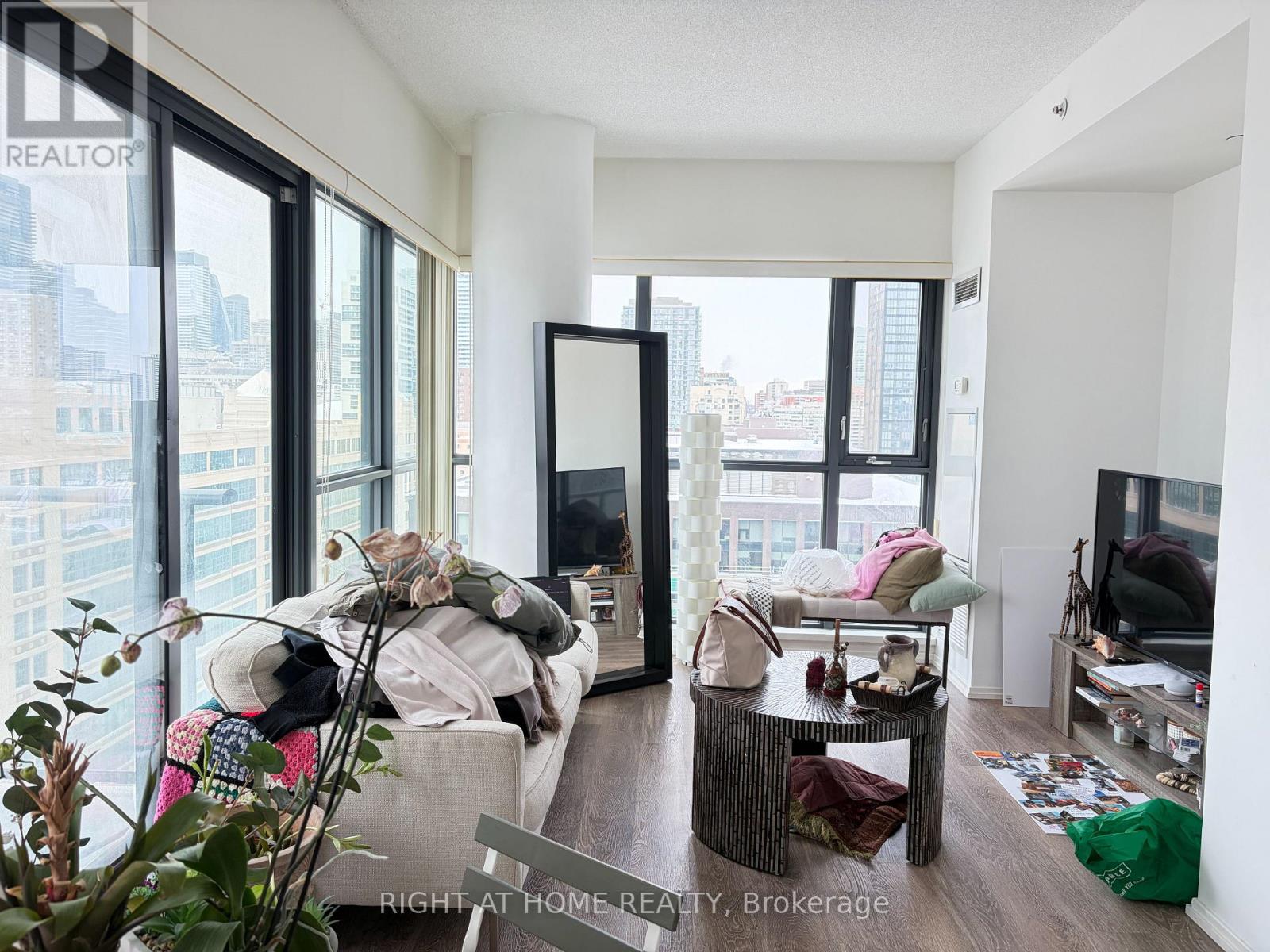 1709 - 159 Dundas Street E, Toronto, Ontario  M5B 1E4 - Photo 8 - C12703996