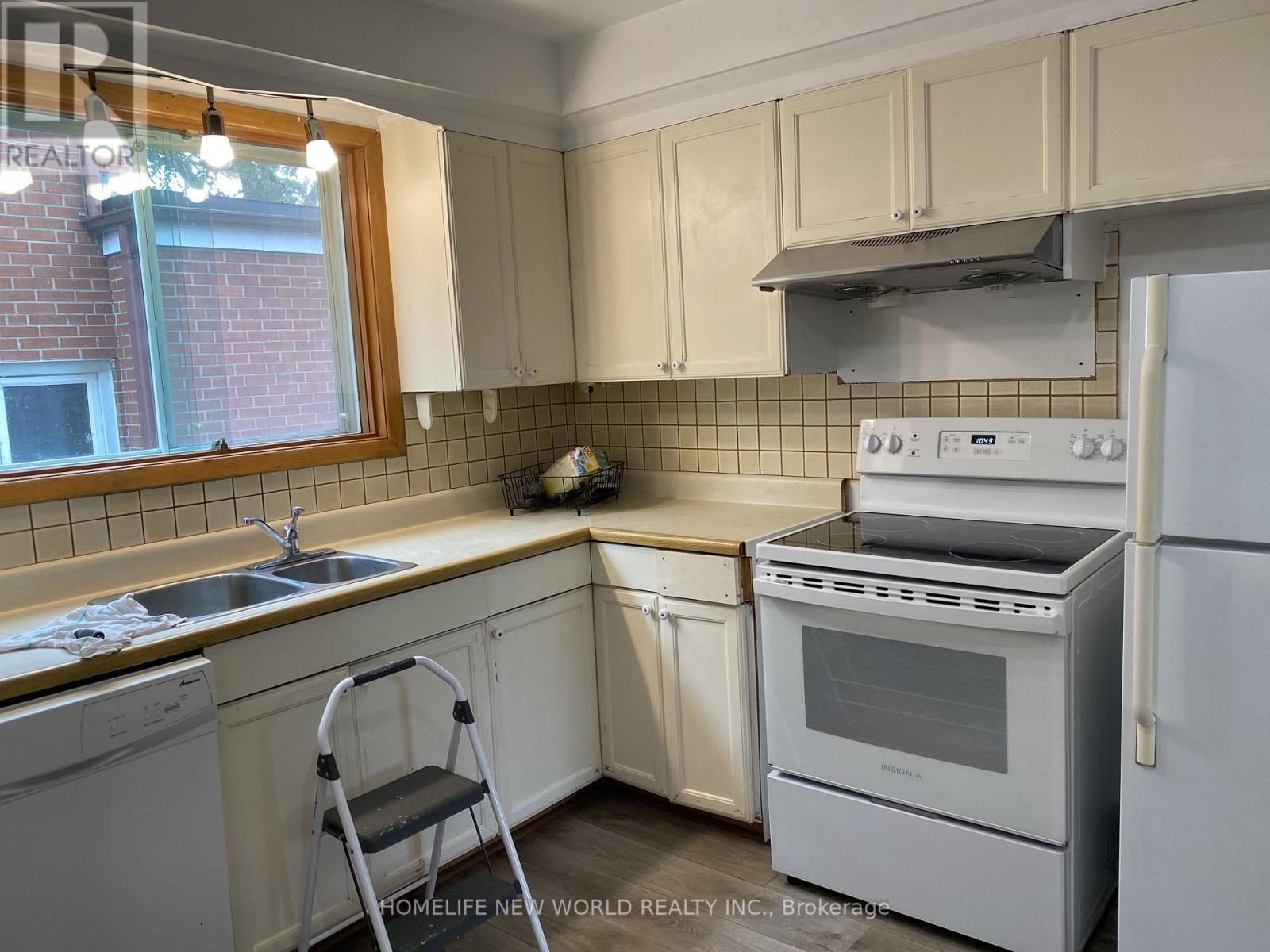 62 Landfair Crescent, Toronto, Ontario  M1J 3A7 - Photo 7 - E12703990