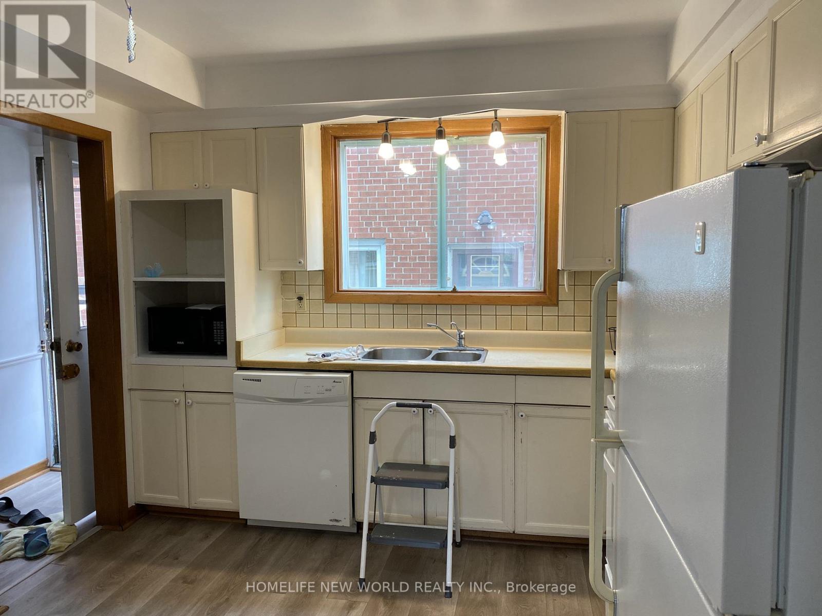 62 Landfair Crescent, Toronto, Ontario  M1J 3A7 - Photo 8 - E12703990