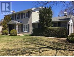 62 LANDFAIR CRESCENT, Toronto, Ontario