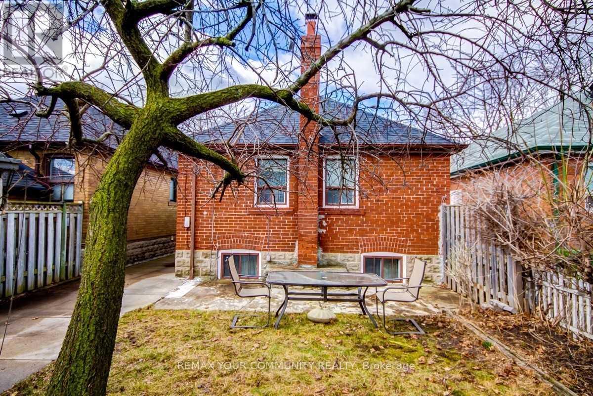 Main Floor - 203 Woodycrest Avenue, Toronto, Ontario  M4J 3C4 - Photo 16 - E12704158