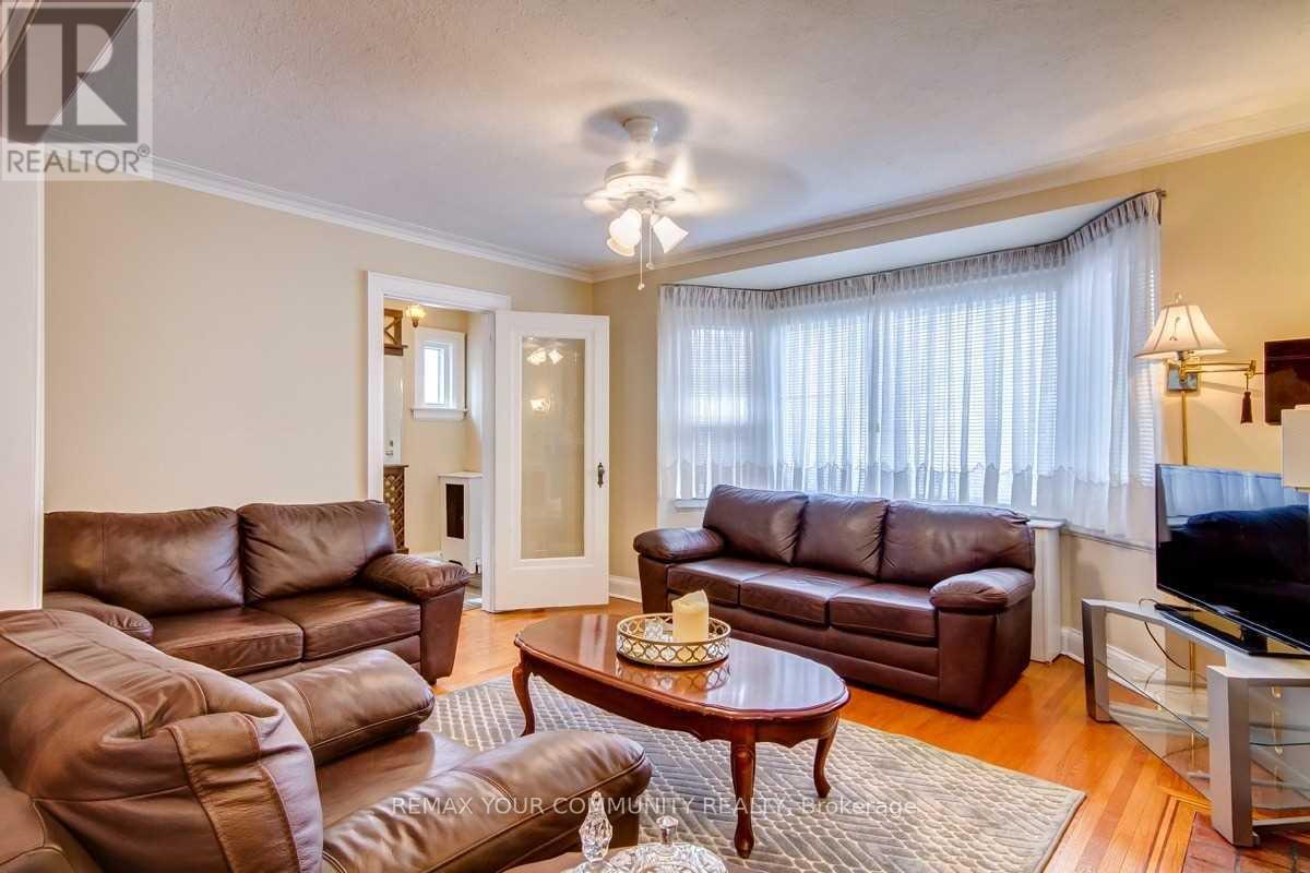 Main Floor - 203 Woodycrest Avenue, Toronto, Ontario  M4J 3C4 - Photo 5 - E12704158
