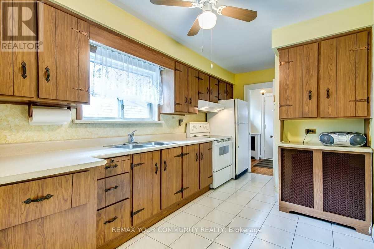 Main Floor - 203 Woodycrest Avenue, Toronto, Ontario  M4J 3C4 - Photo 7 - E12704158