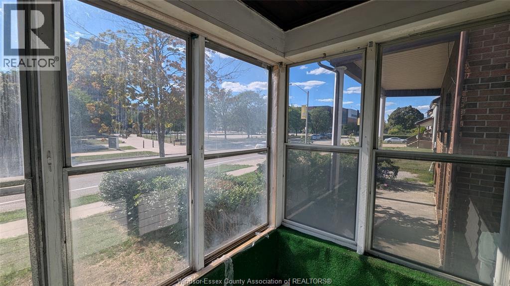 534 California, Windsor, Ontario  N9B 2Y9 - Photo 9 - 26001325