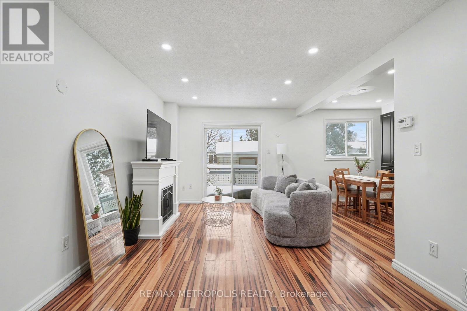 19 Robin Court, Barrie, Ontario  L4M 5L9 - Photo 13 - S12704034