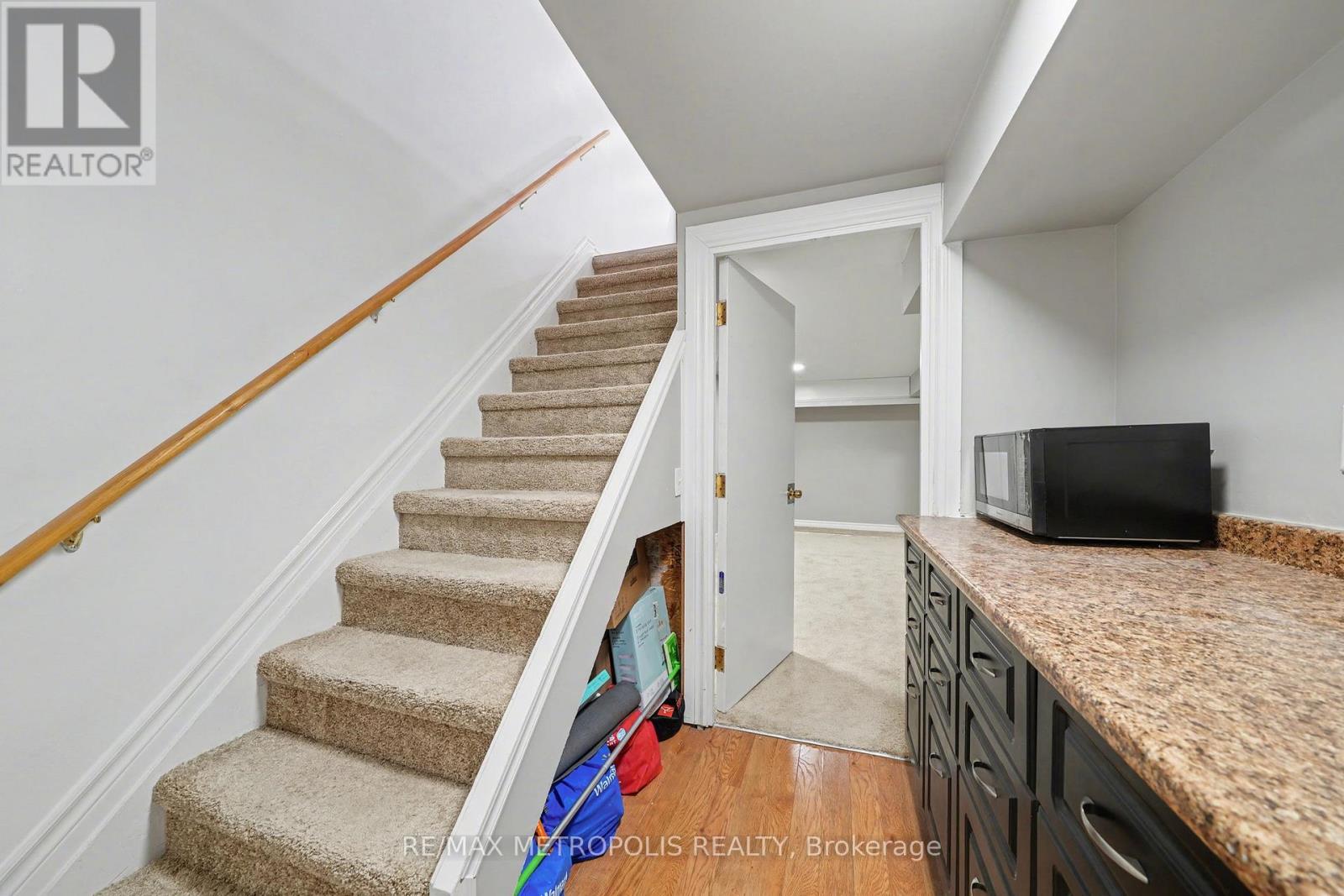 19 Robin Court, Barrie, Ontario  L4M 5L9 - Photo 22 - S12704034