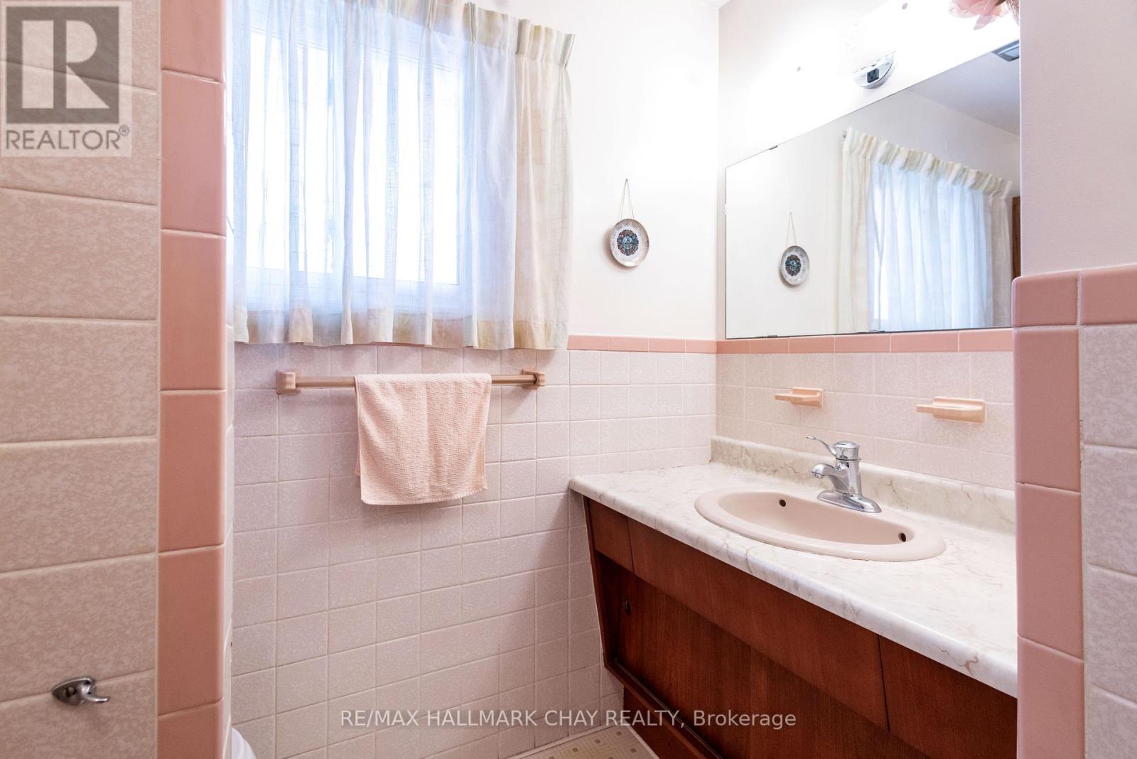 19 Steel Street, Barrie, Ontario  L4M 2E6 - Photo 16 - S12703782