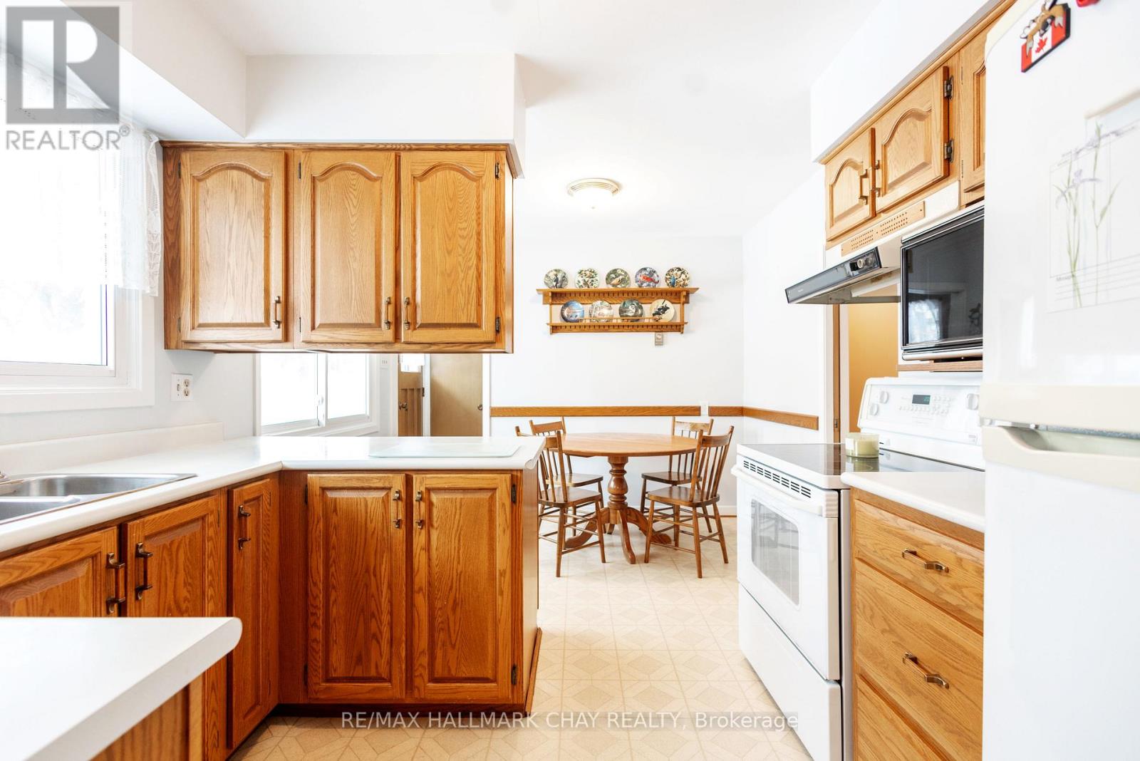 19 Steel Street, Barrie, Ontario  L4M 2E6 - Photo 7 - S12703782