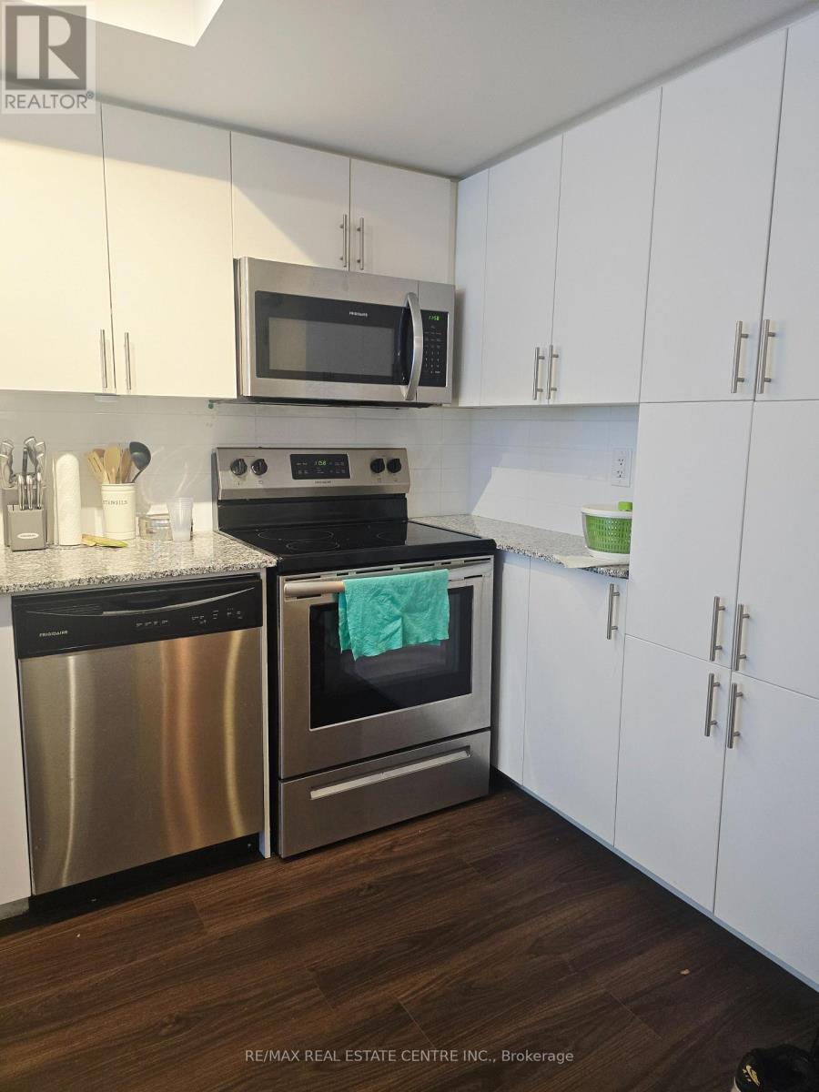 319 - 3091 Dufferin Street, Toronto, Ontario  M6A 0C4 - Photo 3 - W12701850