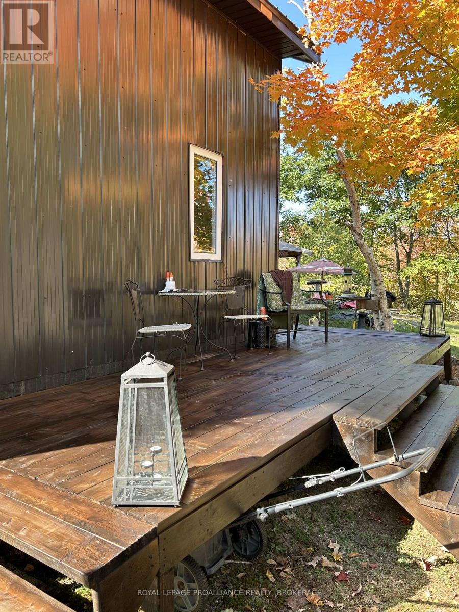 384 Big Crosby Lake Road, Rideau Lakes, Ontario  K0G 1X0 - Photo 16 - X12703324