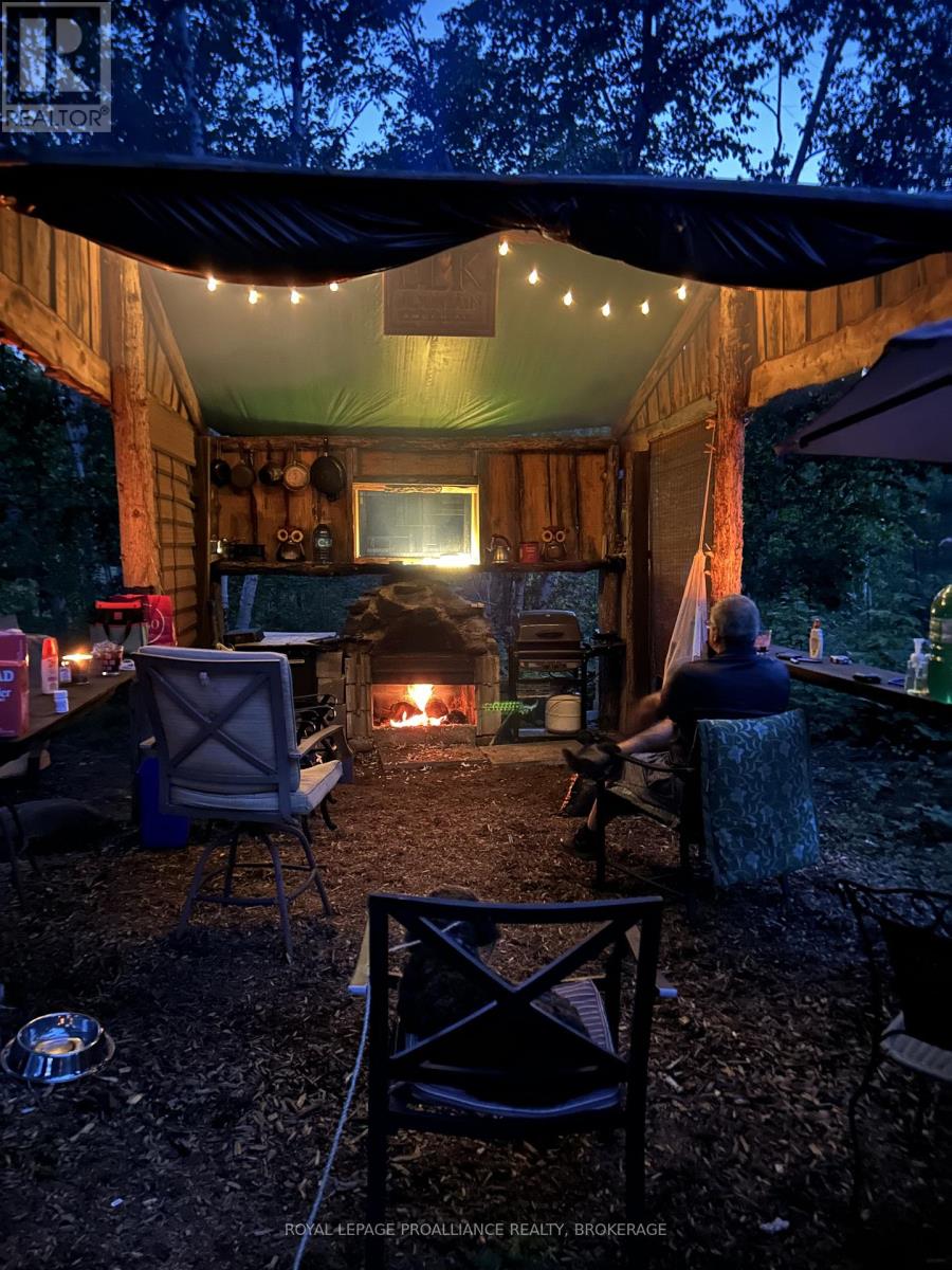 384 Big Crosby Lake Road, Rideau Lakes, Ontario  K0G 1X0 - Photo 11 - X12703324