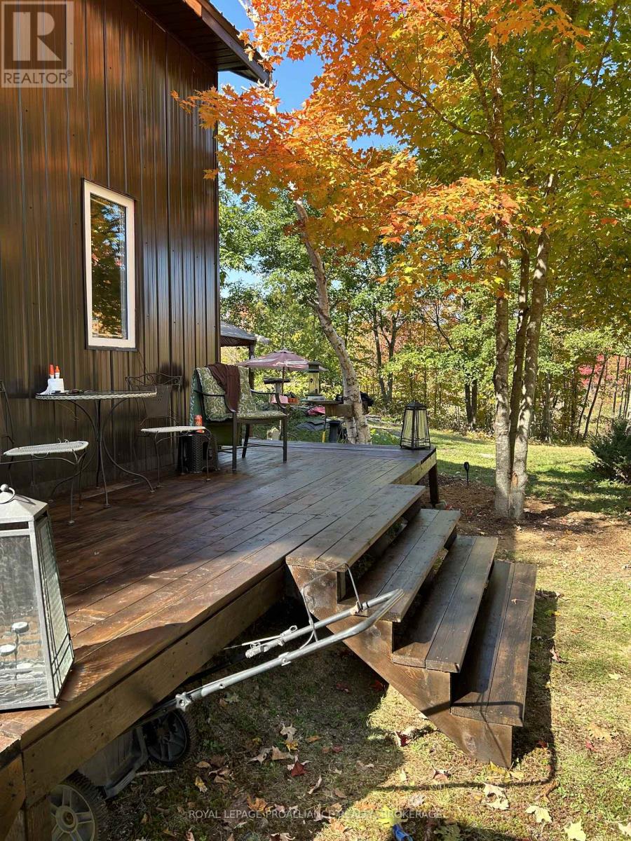 384 Big Crosby Lake Road, Rideau Lakes, Ontario  K0G 1X0 - Photo 14 - X12703324