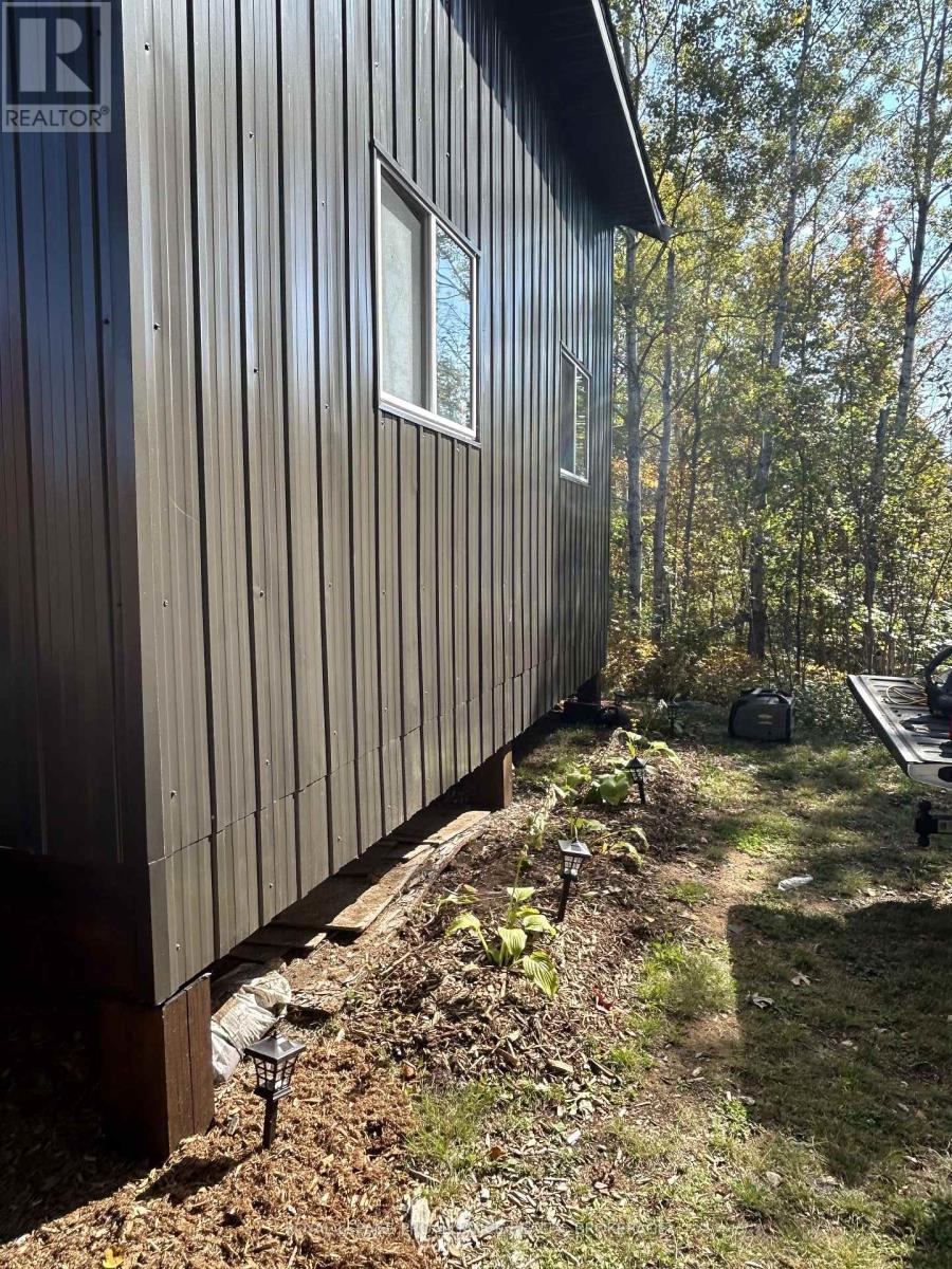 384 Big Crosby Lake Road, Rideau Lakes, Ontario  K0G 1X0 - Photo 34 - X12703324