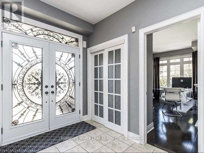 23 Alice Springs Crescent, Brampton, Ontario  L6X 0R7 - Photo 4 - W12704018