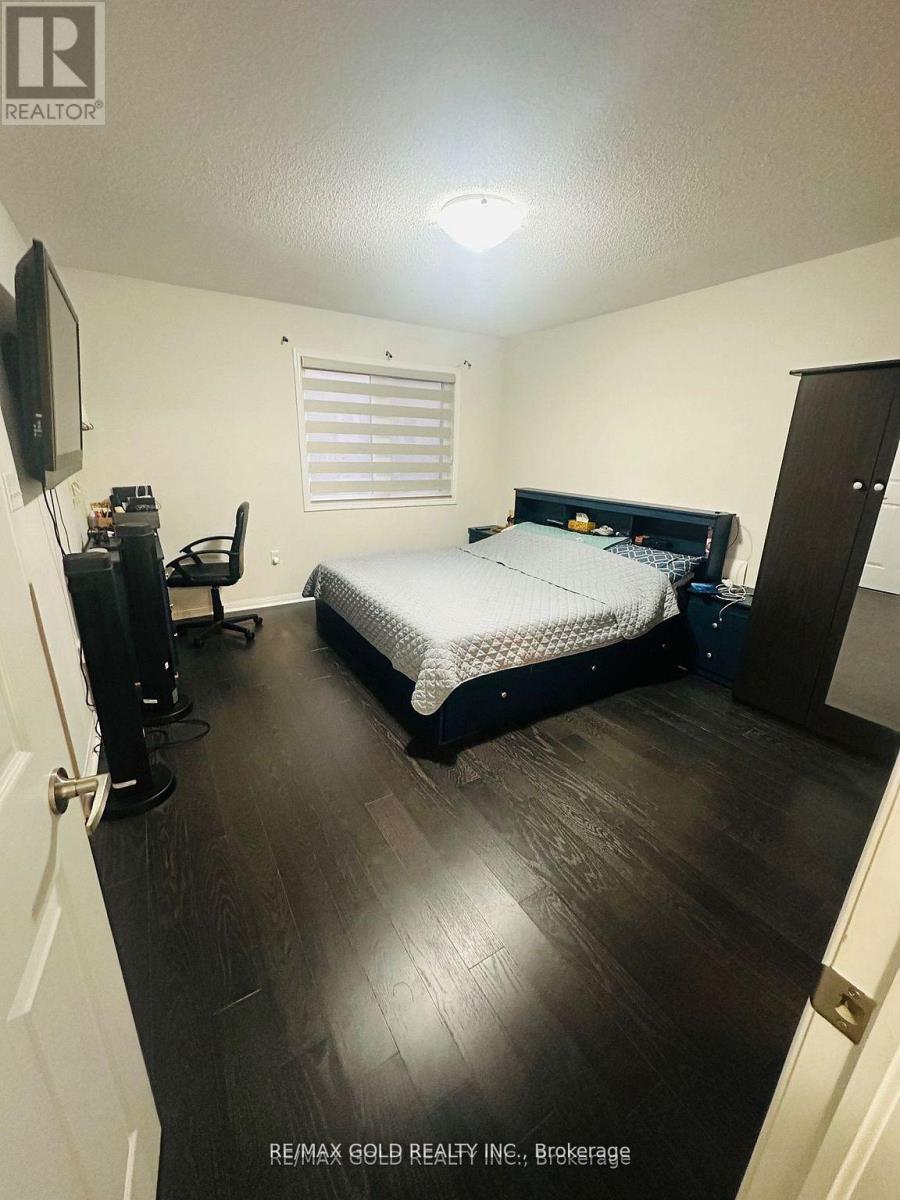 6 Stemford Road, Brampton, Ontario  L7A 0S5 - Photo 12 - W12704040