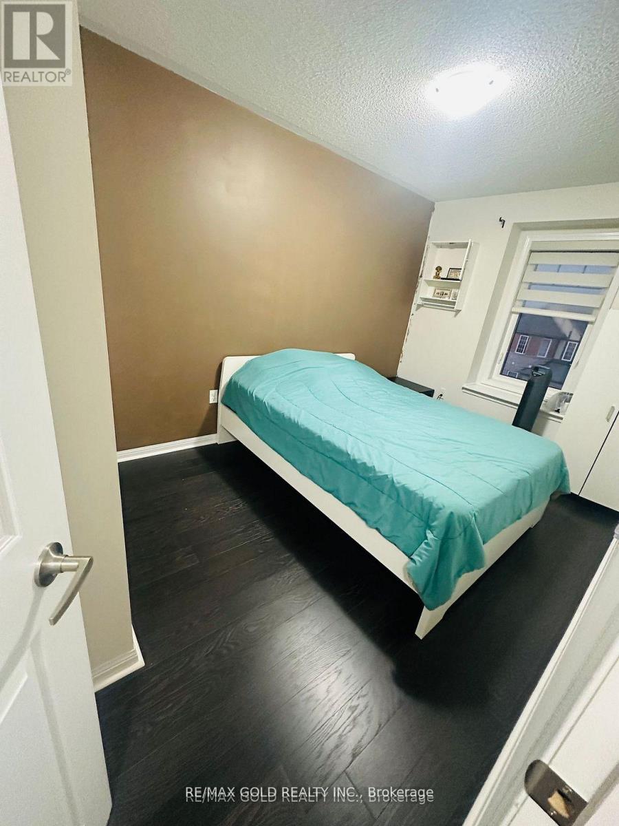 6 Stemford Road, Brampton, Ontario  L7A 0S5 - Photo 15 - W12704040