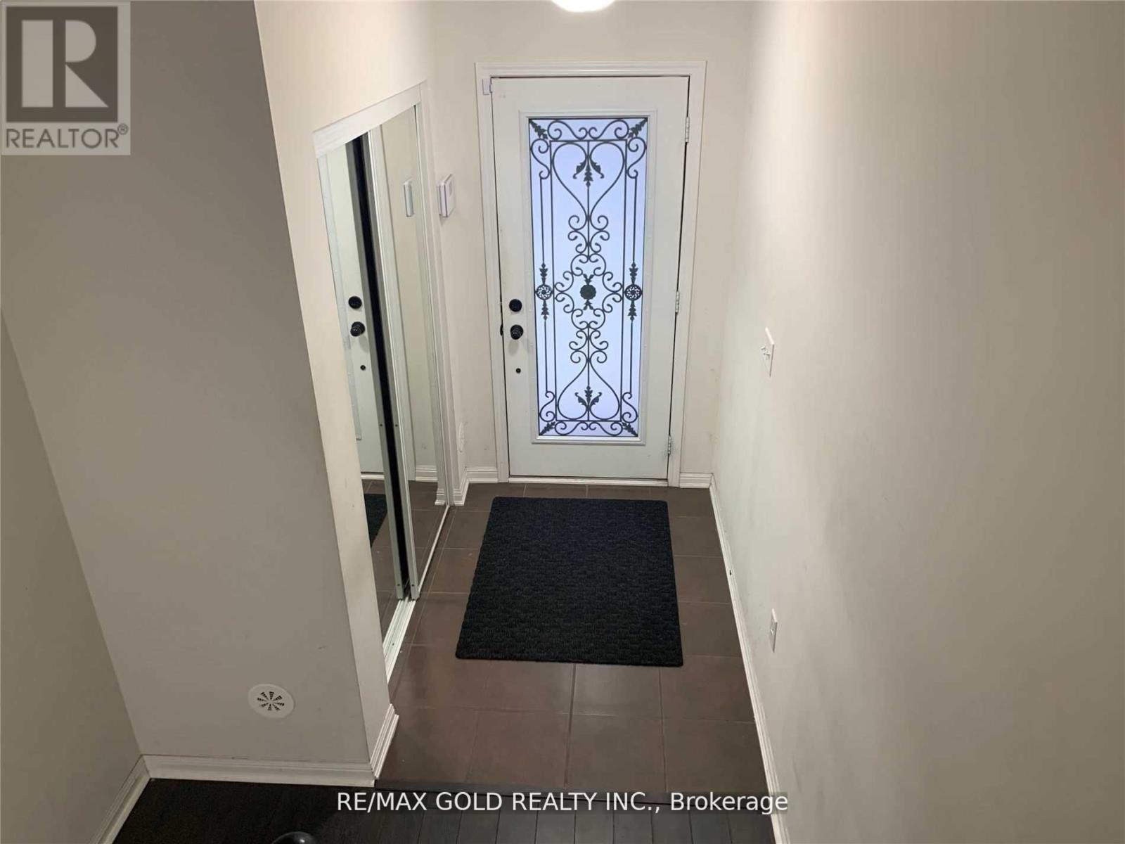 6 Stemford Road, Brampton, Ontario  L7A 0S5 - Photo 2 - W12704040