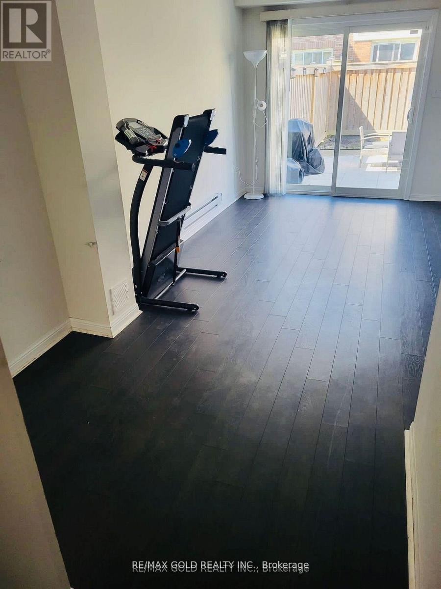 6 Stemford Road, Brampton, Ontario  L7A 0S5 - Photo 3 - W12704040