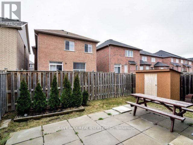 26 Polar Bear Place, Brampton, Ontario  L6R 3L8 - Photo 10 - W12704066