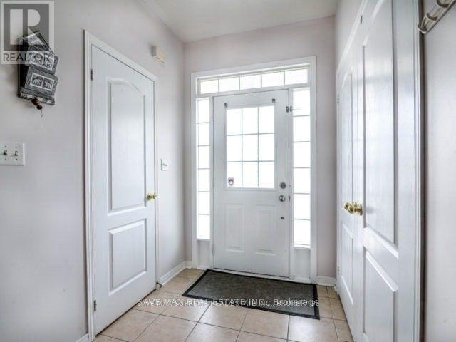 26 Polar Bear Place, Brampton, Ontario  L6R 3L8 - Photo 2 - W12704066