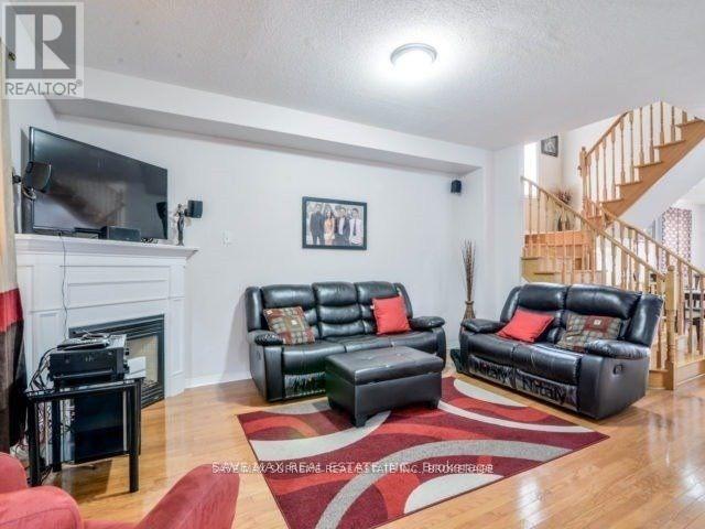 26 Polar Bear Place, Brampton, Ontario  L6R 3L8 - Photo 4 - W12704066