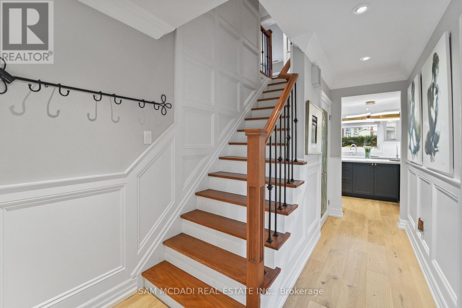 3620 Ponytrail Drive, Mississauga (Applewood), Ontario  L4X 1W4 - Photo 18 - W12704068