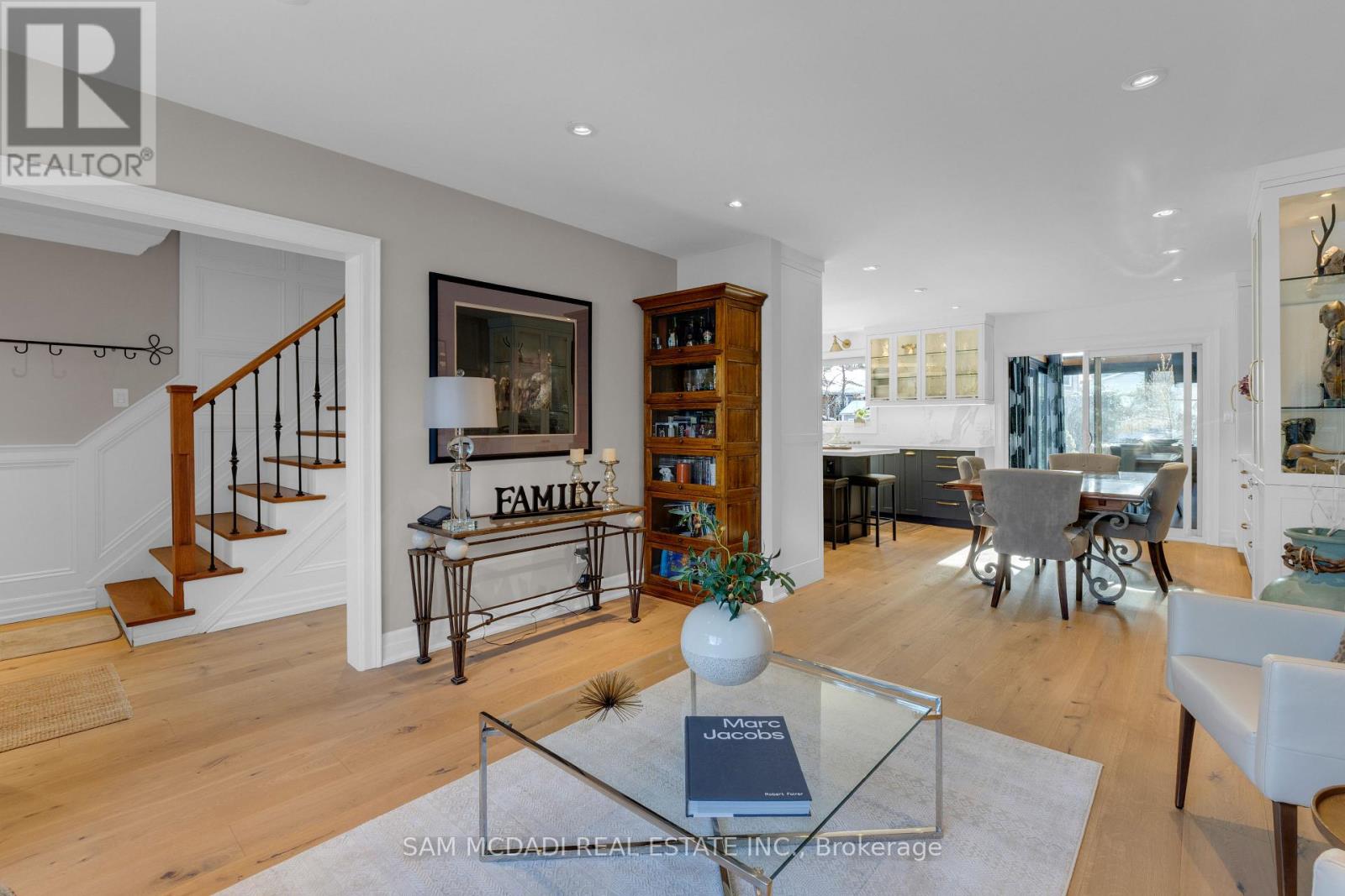 3620 Ponytrail Drive, Mississauga (Applewood), Ontario  L4X 1W4 - Photo 5 - W12704068