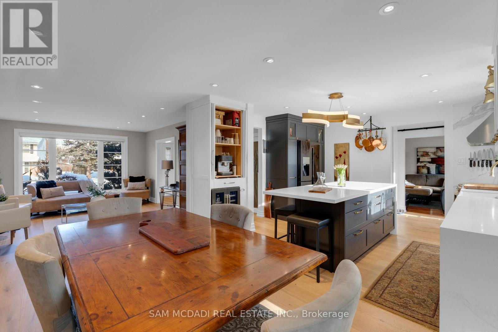 3620 Ponytrail Drive, Mississauga (Applewood), Ontario  L4X 1W4 - Photo 7 - W12704068