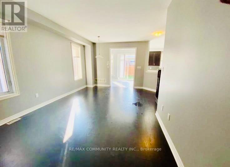 4 Zenida Road, Brampton, Ontario  L7A 0C4 - Photo 5 - W12704098