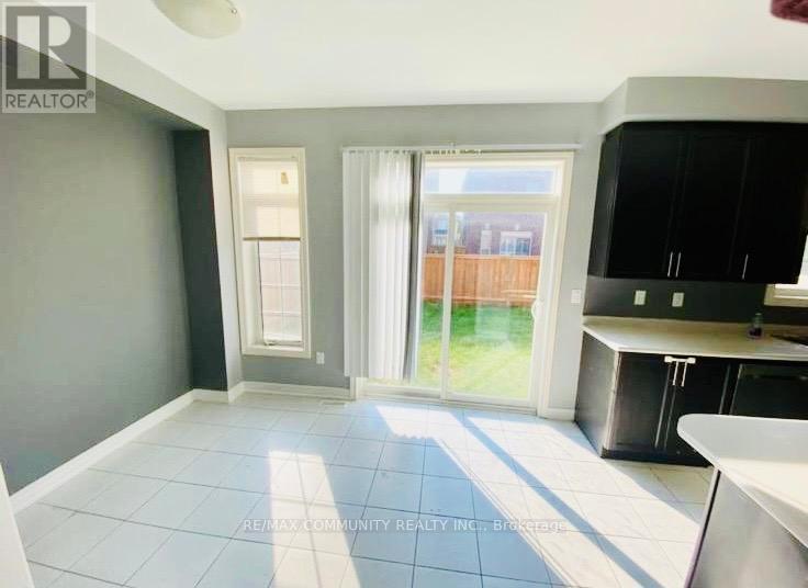 4 Zenida Road, Brampton, Ontario  L7A 0C4 - Photo 6 - W12704098