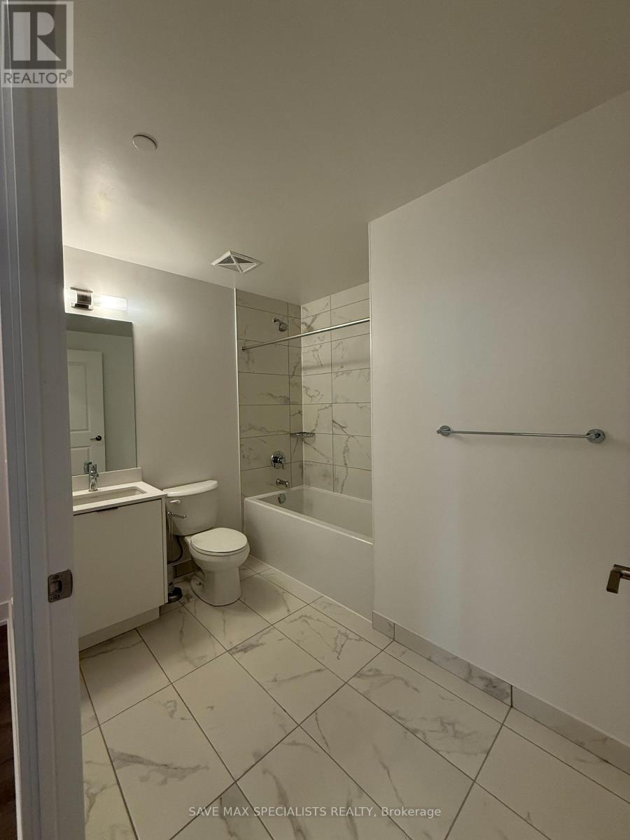 1405 - 204 Burnhamthorpe Road E, Mississauga, Ontario  L5A 0B3 - Photo 13 - W12704126