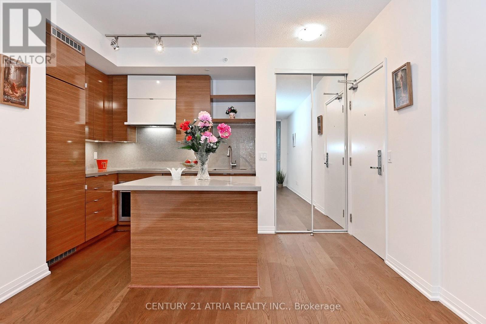 B416 - 60 Annie Craig Drive S, Toronto (Mimico), Ontario  M8V 0C8 - Photo 10 - W12704130