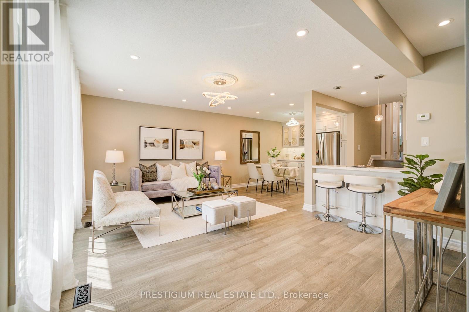 Upper Level - 6 Willis Drive, Brampton, Ontario  L6W 1A9 - Photo 7 - W12704138