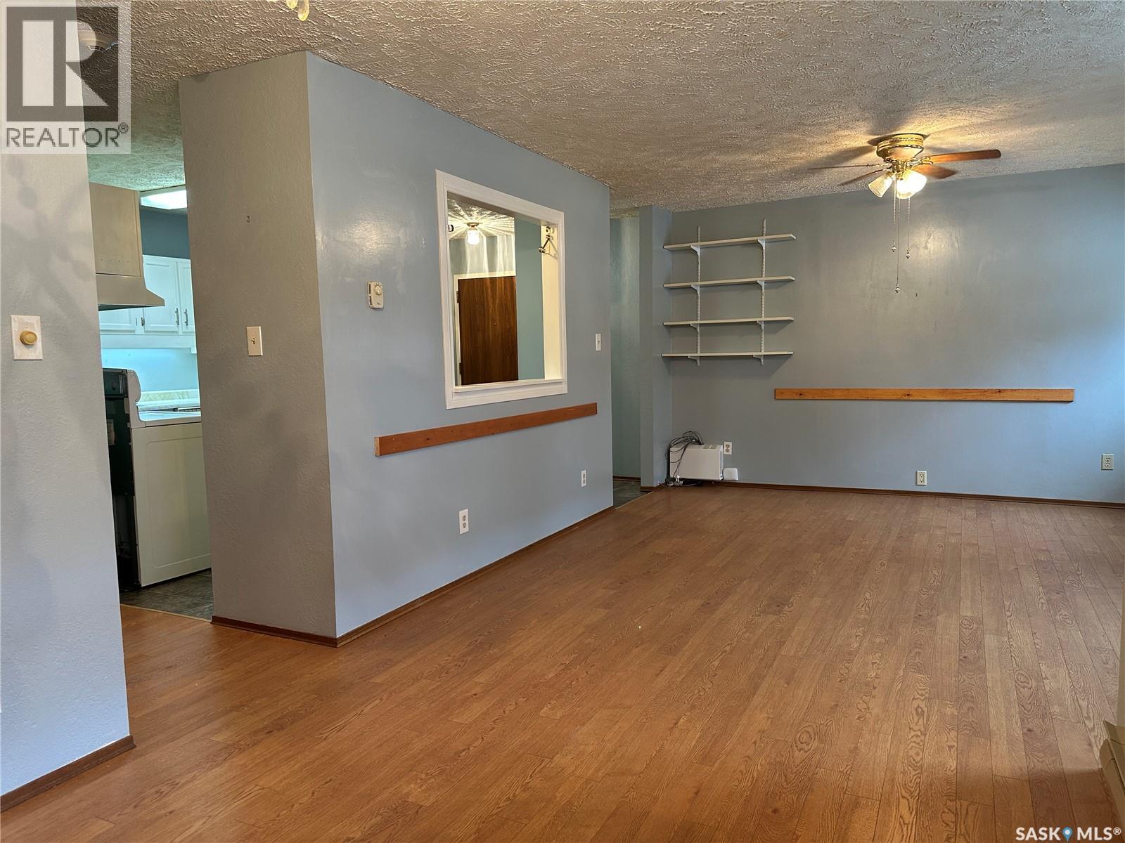 11 228 3rd Street, Weyburn, Saskatchewan  S4H 0W6 - Photo 14 - SK026918