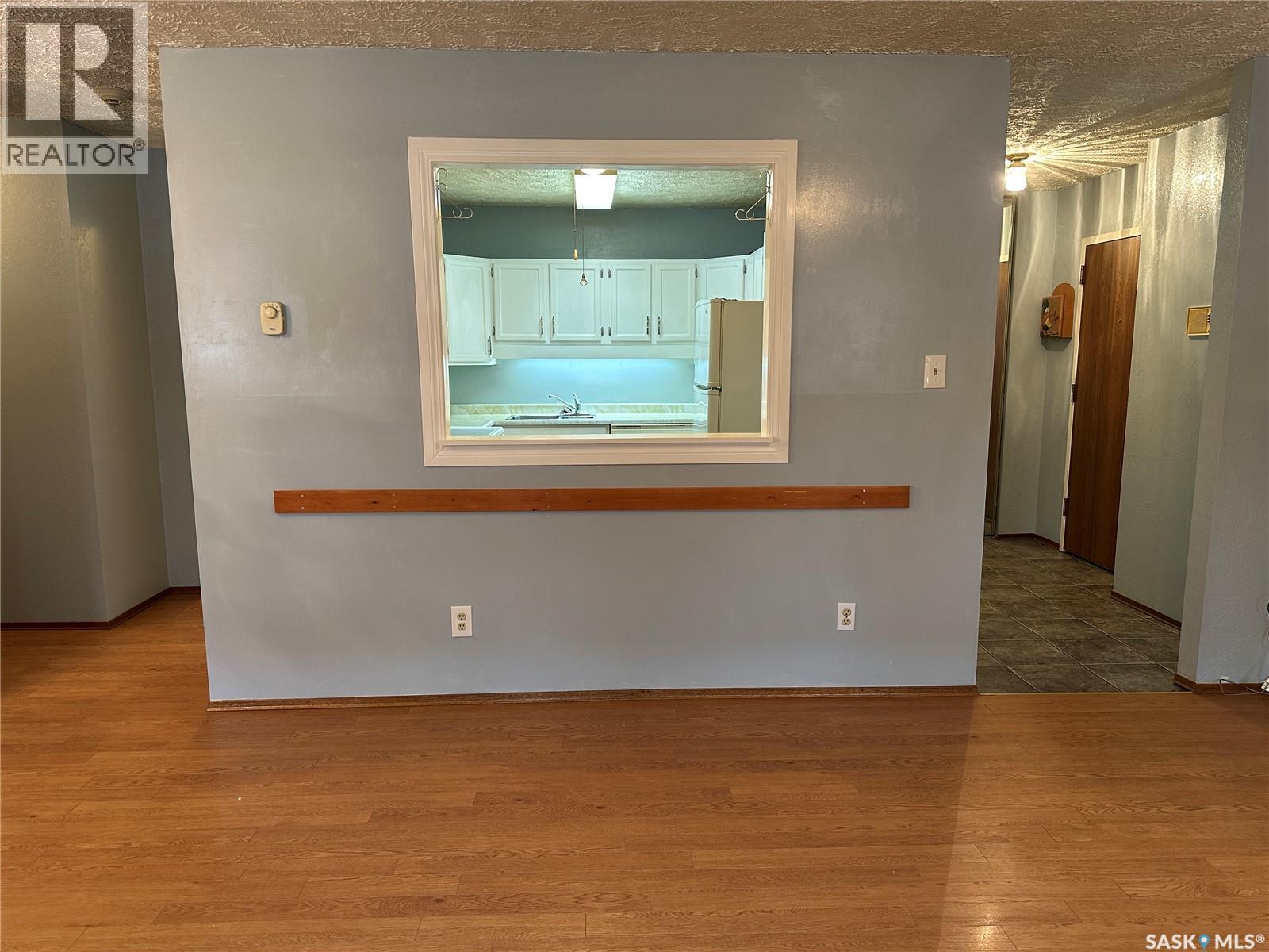 11 228 3rd Street, Weyburn, Saskatchewan  S4H 0W6 - Photo 3 - SK026918