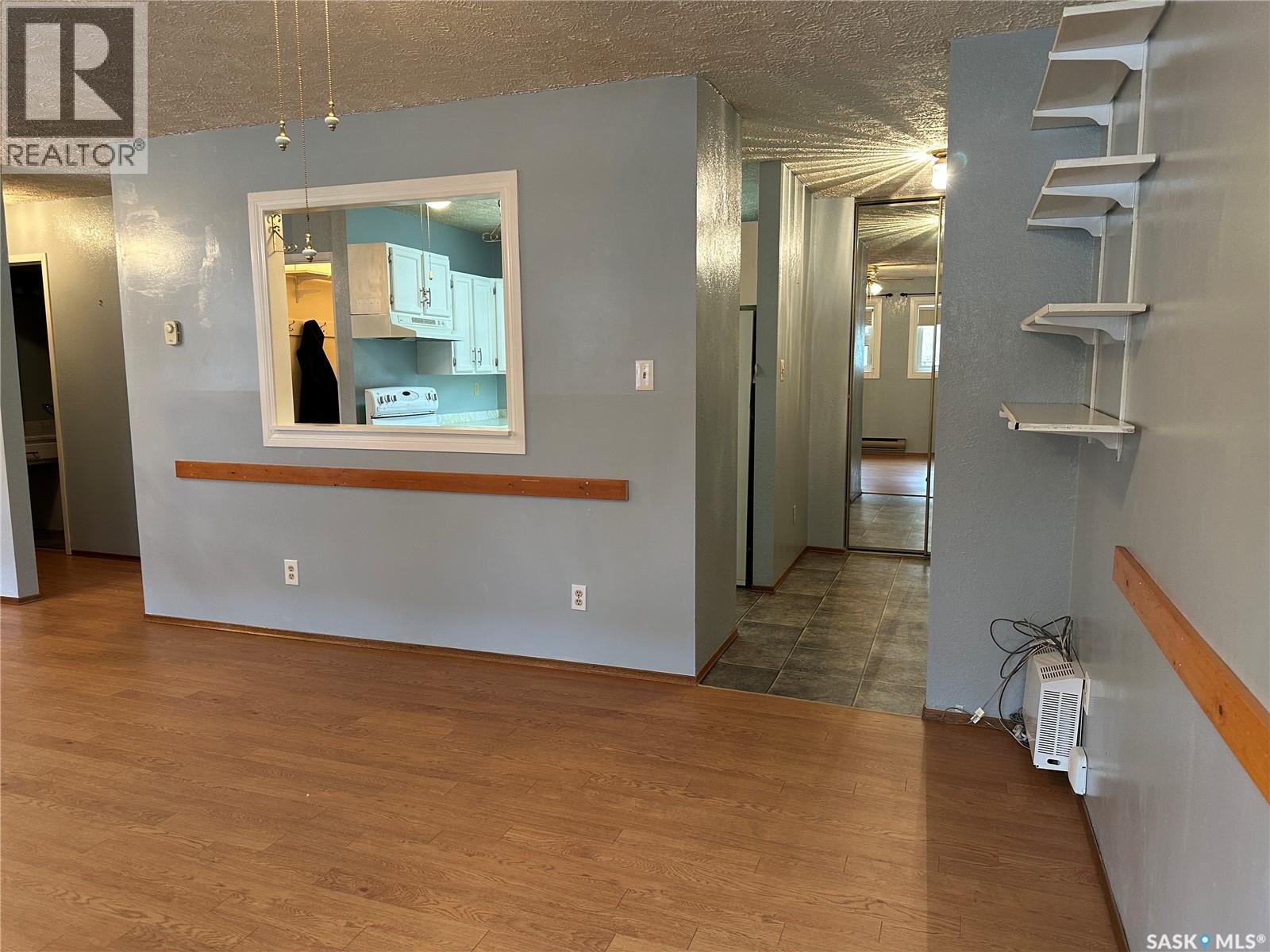 11 228 3rd Street, Weyburn, Saskatchewan  S4H 0W6 - Photo 4 - SK026918